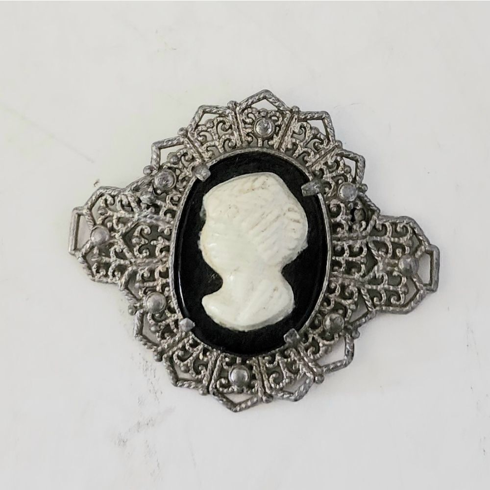 Vintage cameo brooch
